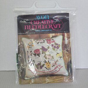 VTG Avon Creative Needlecraft Crewel Embroidery 13 ORIGINAL COLONIES Pillow Kit